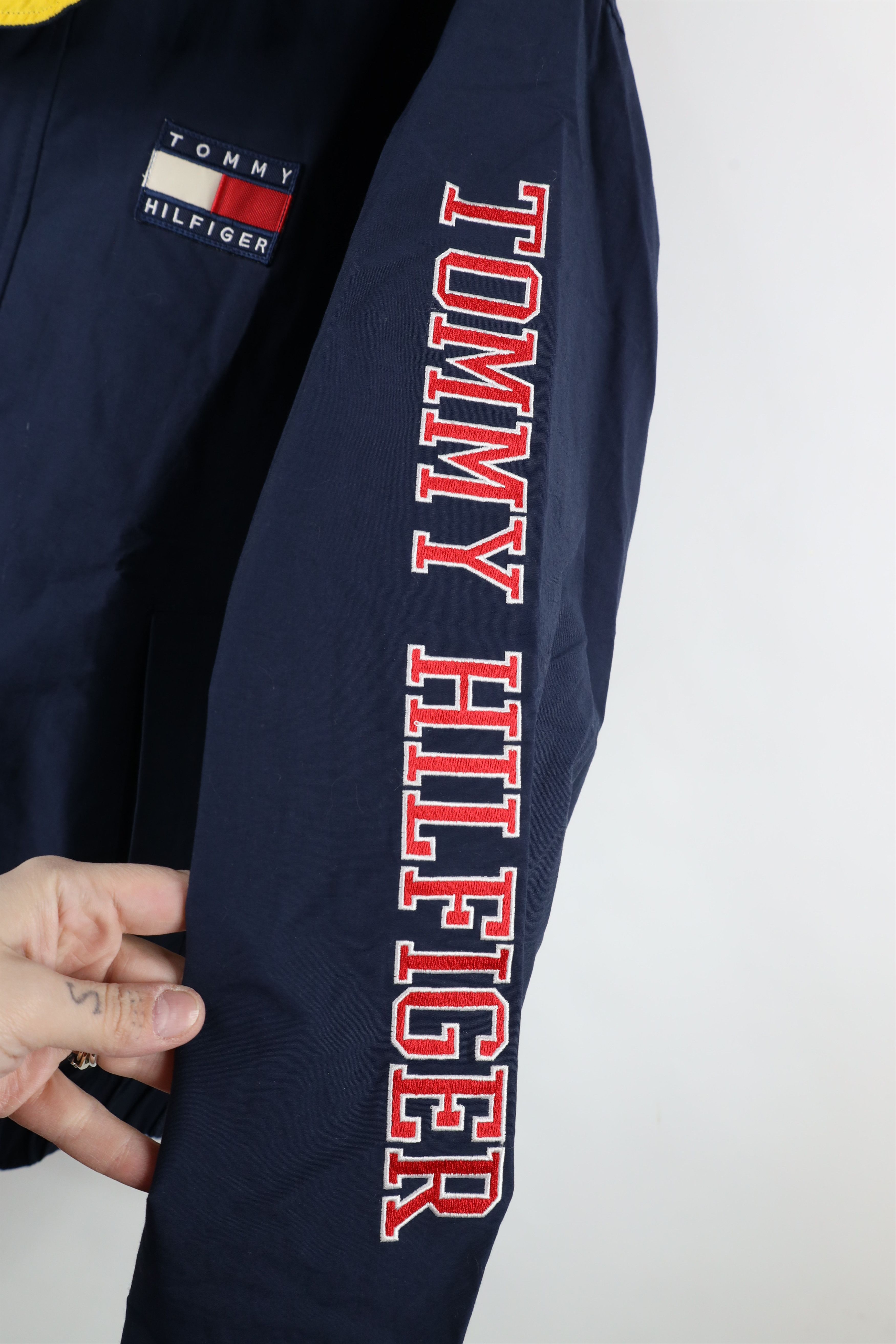 Tommy Hilfiger × Vintage Vintage 90s Tommy Hilfiger Ripstop Hooded Windbreaker Jacket Size US L / EU 52-54 / 3 - 4 Thumbnail