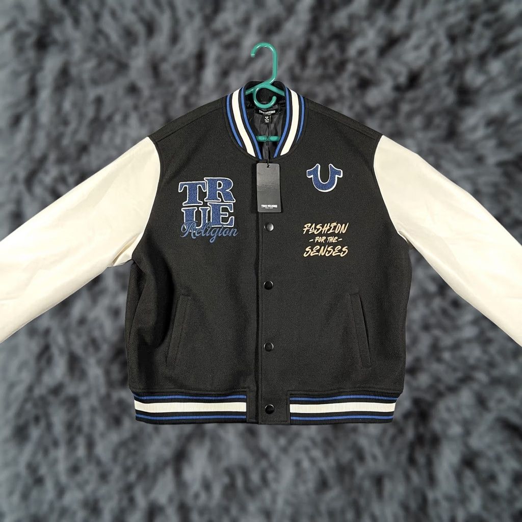 True Religion True Religion Varsity Jacket XL Black Wool Sleeves Spellout Streetwear Basketball College Sports Logo Embroidered Men XXLong? Size US XL / EU 56 / 4 - 1 Thumbnail