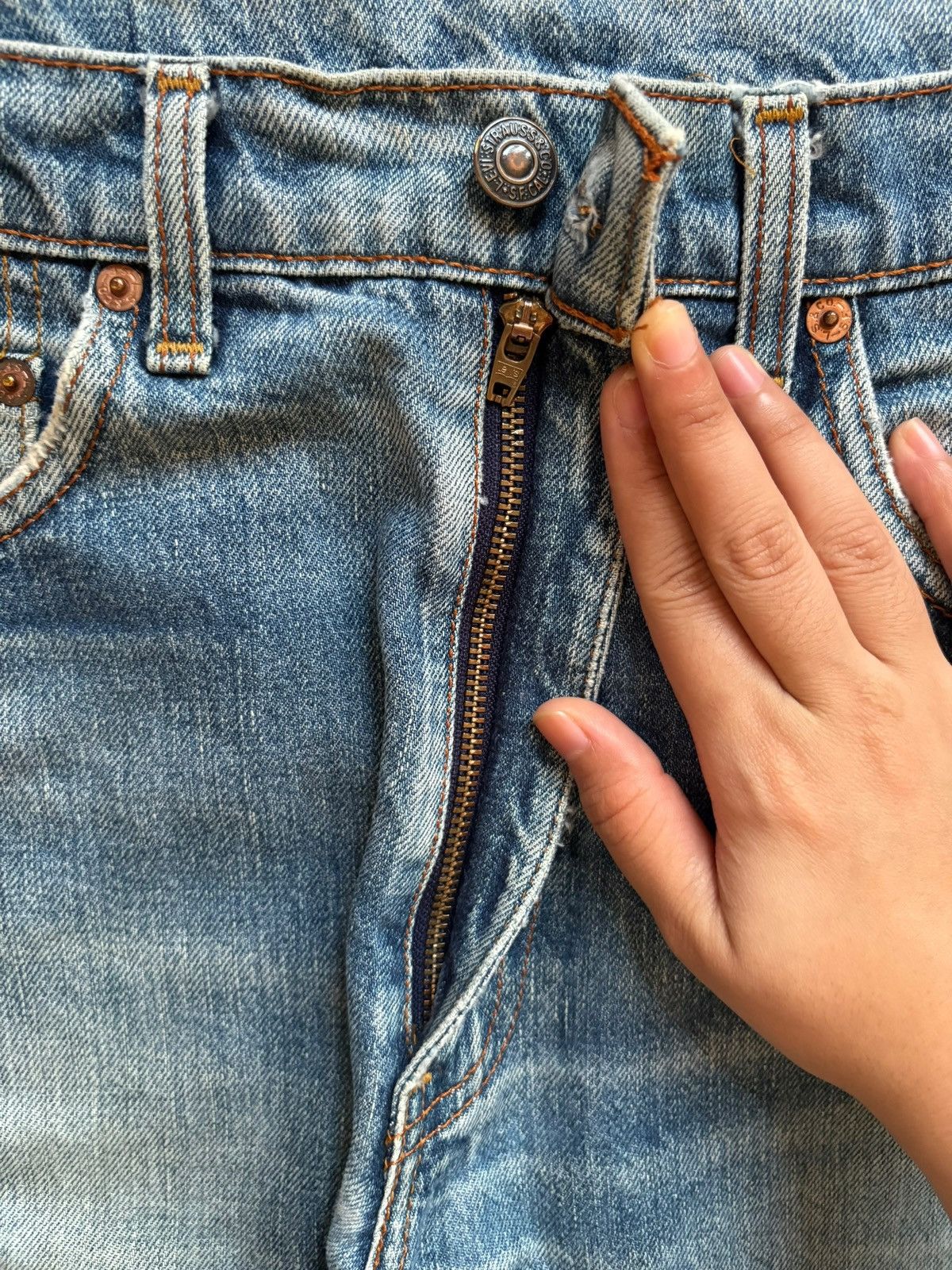 Levi's Vintage 90s Levis 509 Mud Wash Distressed Loose Jeans Size US 30 / EU 46 - 3 Thumbnail