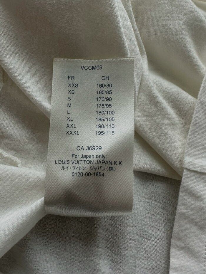 Louis Vuitton Louis Vuitton T-shirt Size US L / EU 52-54 / 3 - 6 Thumbnail