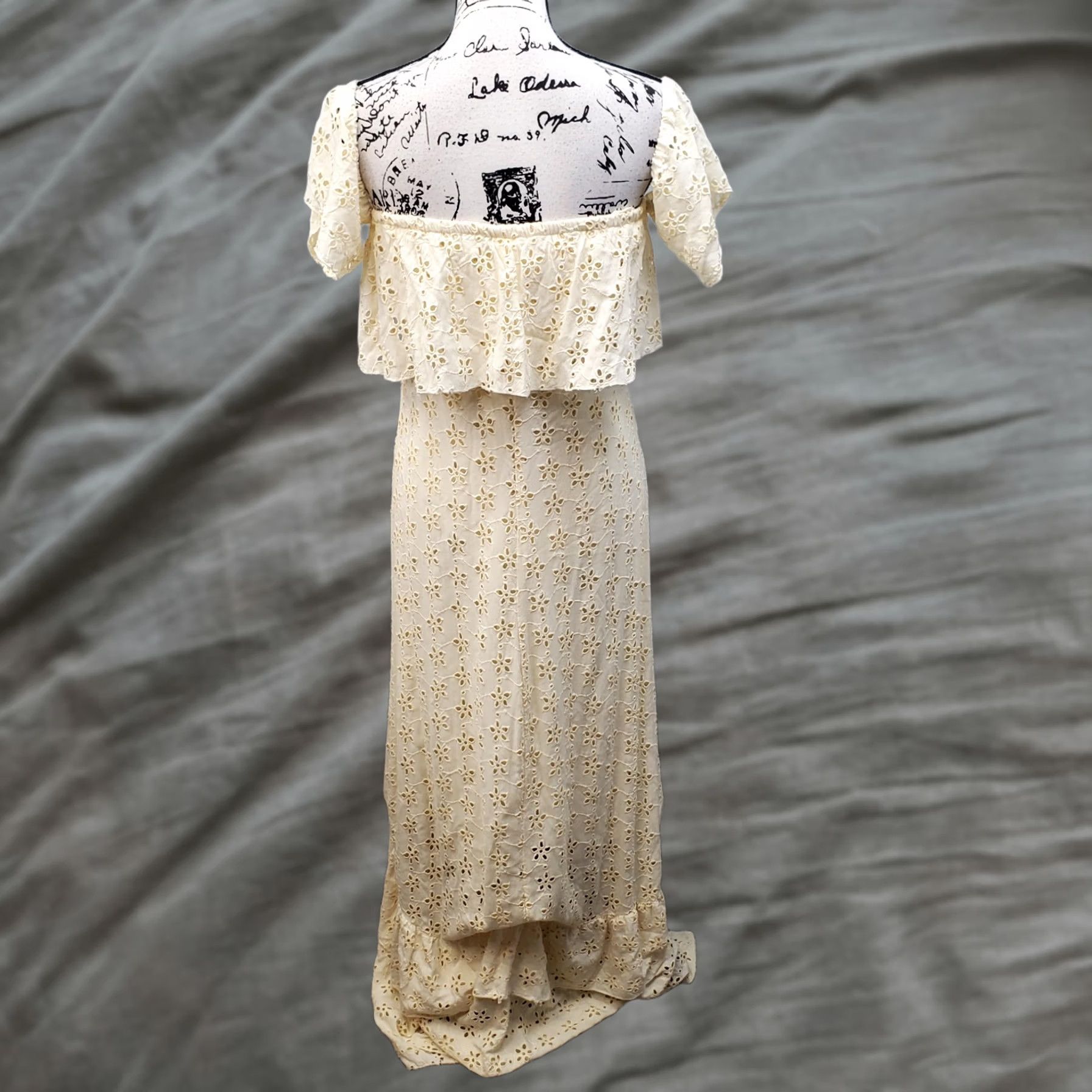 Vintage Winston White Maxi Dress Womens Size M Off The Shoulder Eyelet Ruffle Long Sleeve Casual Summer Dress Size M / US 6-8 / IT 42-44 - 1 Thumbnail