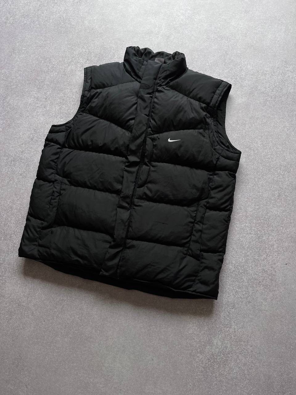 Nike × Vintage Vintage Nike Swoosh Black Puffer Vest Y2K L Size US L / EU 52-54 / 3 - 2 Thumbnail