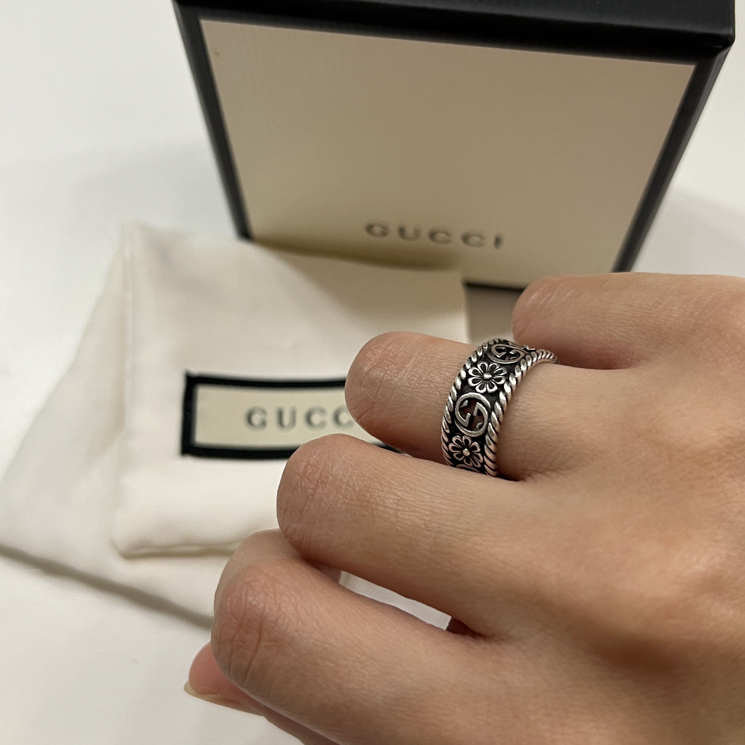 Gucci Gucci Sterling Silver Interlocking G Flower Band Ring Size 6 Size ONE SIZE - 1 Thumbnail