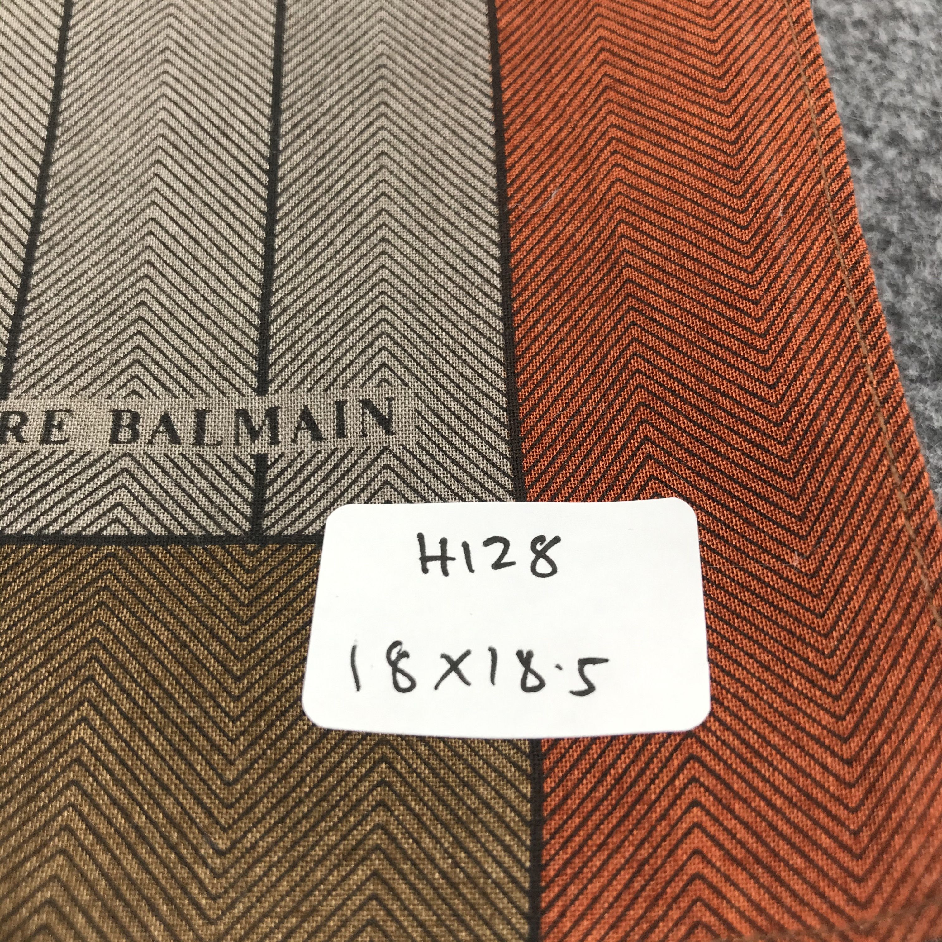 Pierre Balmain × Vintage Pierre Balmain Handkerchief Neckerchief Bandana H128 Size ONE SIZE - 7 Thumbnail