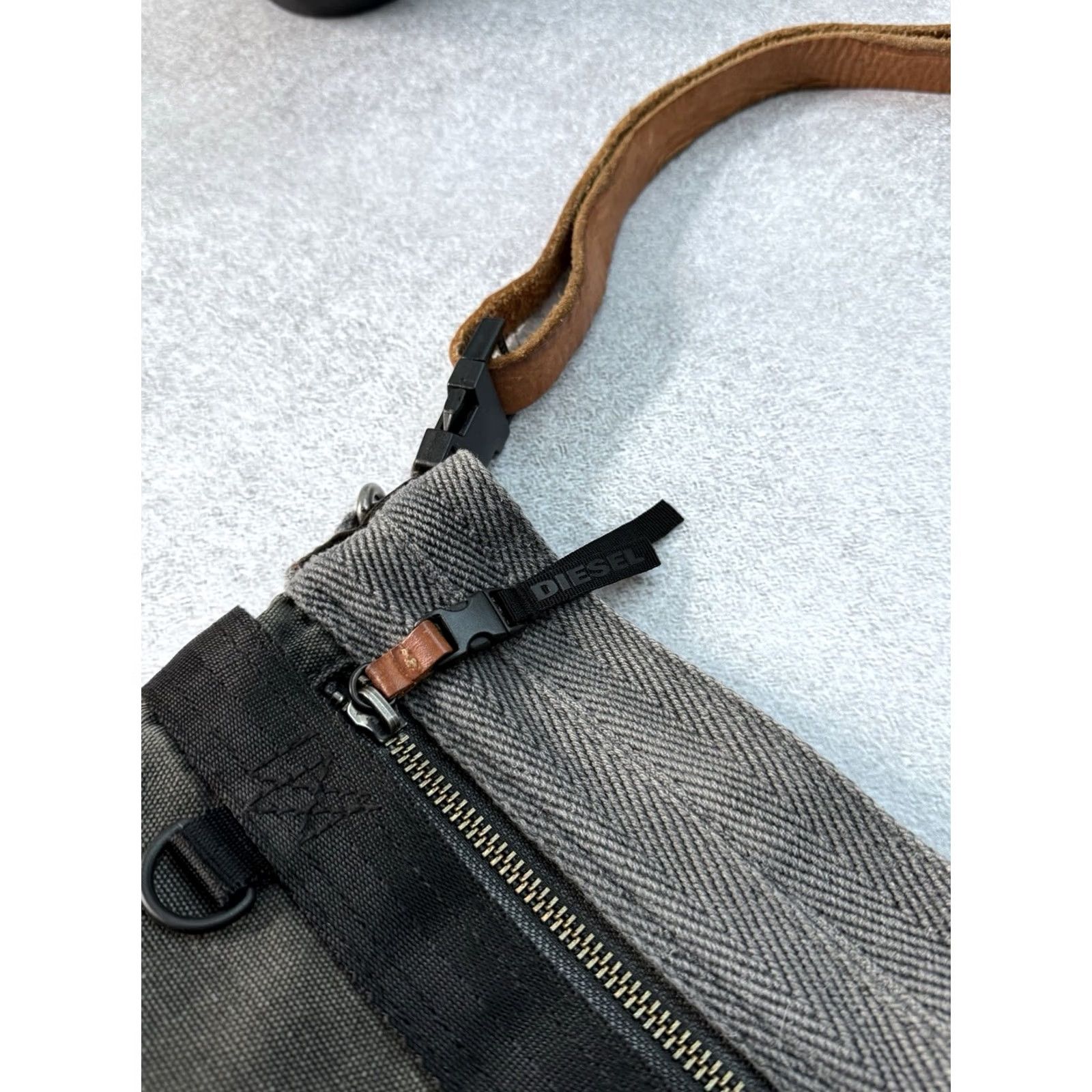 Diesel VINTAGE Diesel Top Army Messenger Bag Canvas Military Men’s Shoulders Bag Size US M / EU 48-50 / 2 - 4 Thumbnail