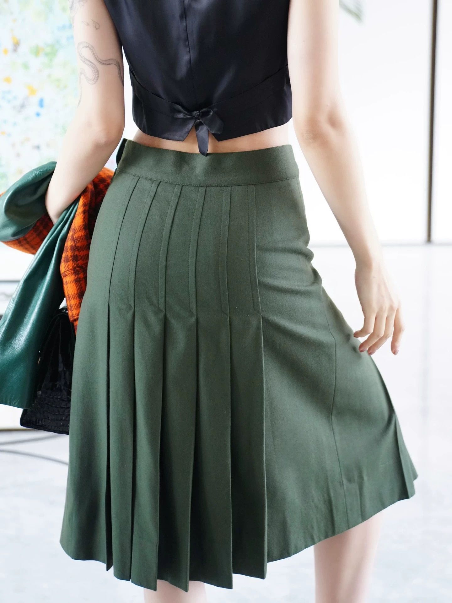 Hermes Hermes Vintage Dark Green Wool Pleated Skirt FR40/L Size 28" / US 6 / IT 42 - 8 Thumbnail