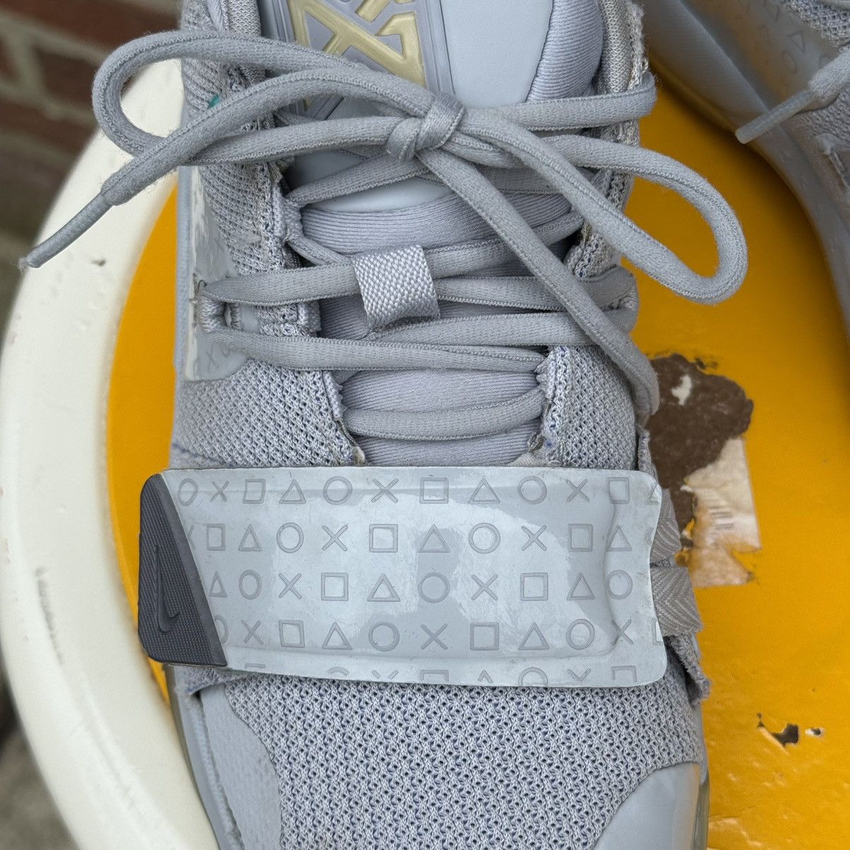 Nike × Playstation × Vintage Nike PG 2.5 x PlayStation Grey Sneakers Size 6Y Size US 6 / EU 39 - 6 Thumbnail