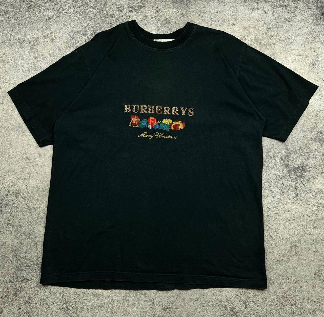 Burberry RARE 90s Burberrys Of London Merry Christmas Logo T-shirt Size US L / EU 52-54 / 3 - 1 Thumbnail