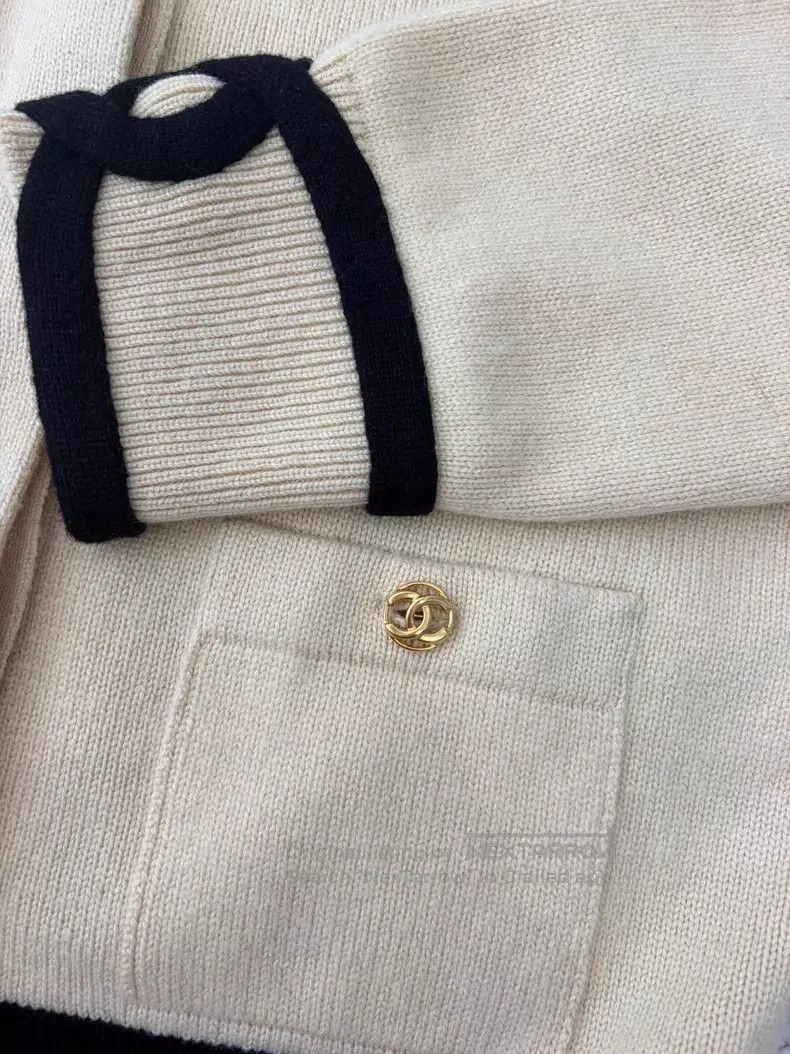 Chanel Chanel Beige and milky yellow knitwear coat Size XS / US 0-2 / IT 36-38 - 3 Thumbnail