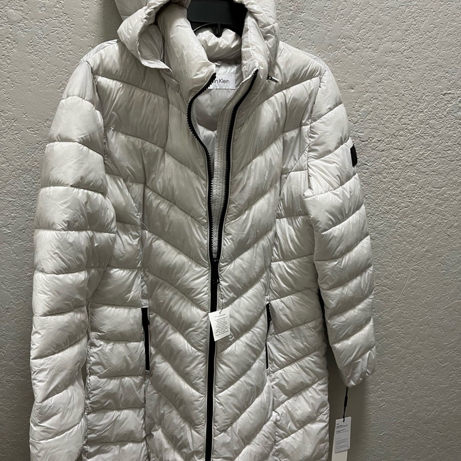 Calvin Klein Calvin Klein Womens L Chevron Hood Jacket White Sorona CK Size L / US 10 / IT 46 - 1 Thumbnail