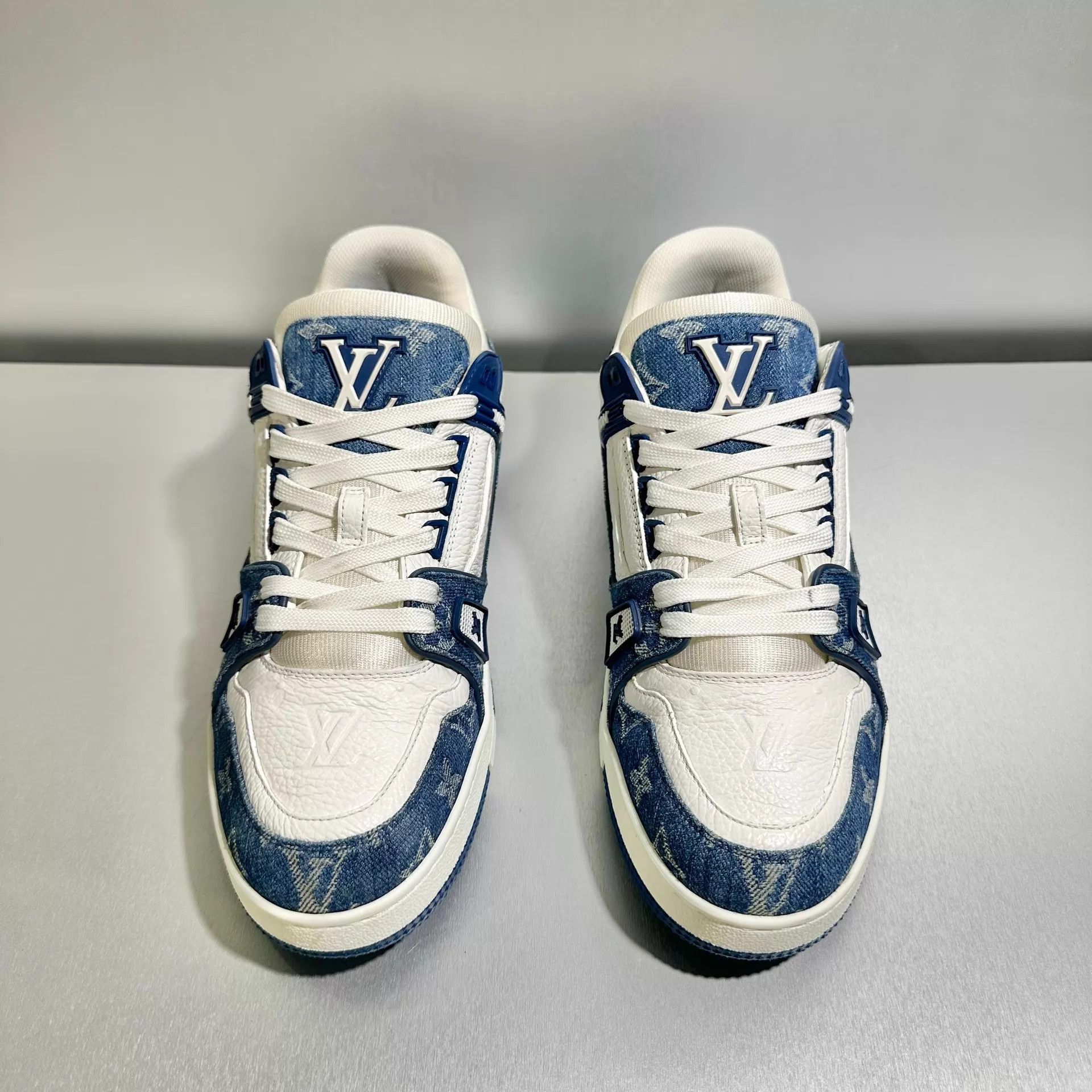 Louis Vuitton LV Trainer White Blue Denim 7/41 2-3x Excellent Size US 8 / EU 41 - 2 Thumbnail