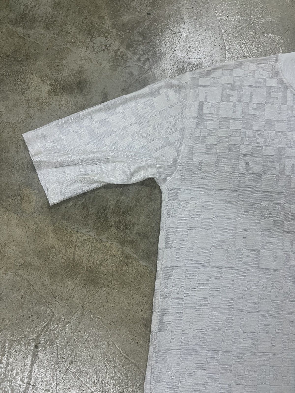 Fendi VINTAGE FENDI JEANS Monogram Checkerboard Spellout T-Shirt Size M / US 6-8 / IT 42-44 - 20 Thumbnail