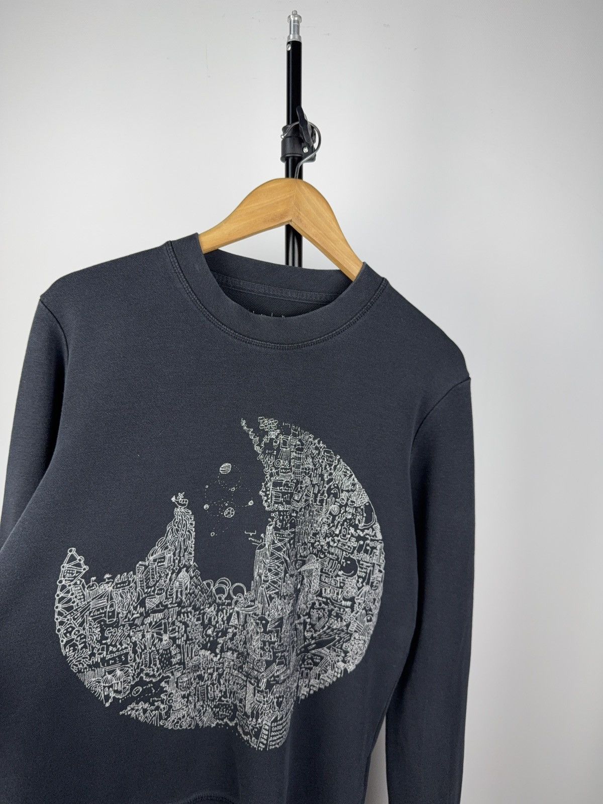 Selected Homme Selected Homme x Daniel van der Noon Moon Graphic sweatshirt Size US M / EU 48-50 / 2 - 3 Thumbnail