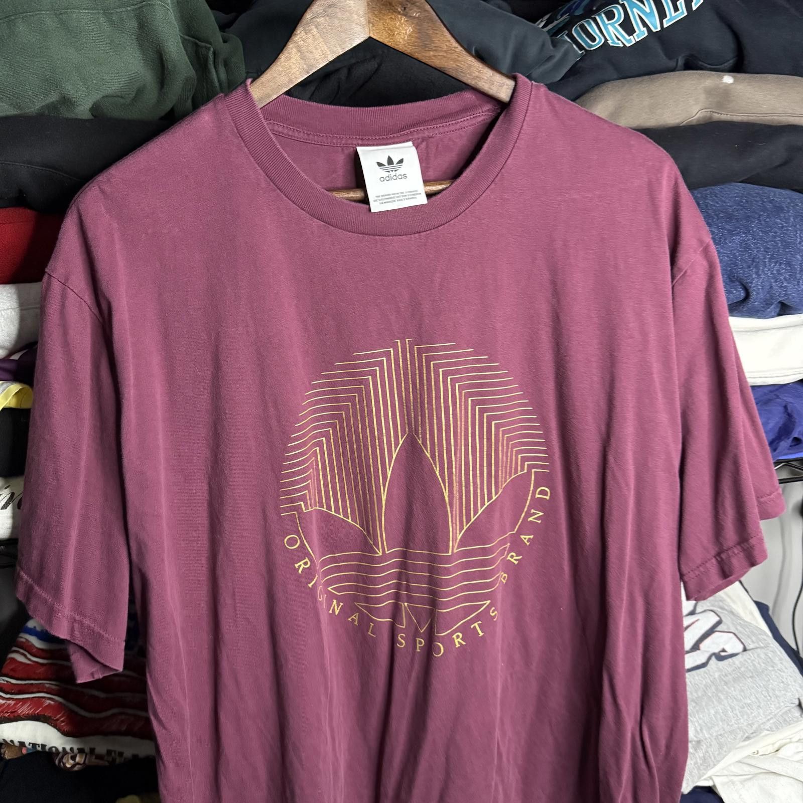 Adidas Adidas Vintage Graphic Tee - Maroon Size US XL / EU 56 / 4 - 3 Thumbnail