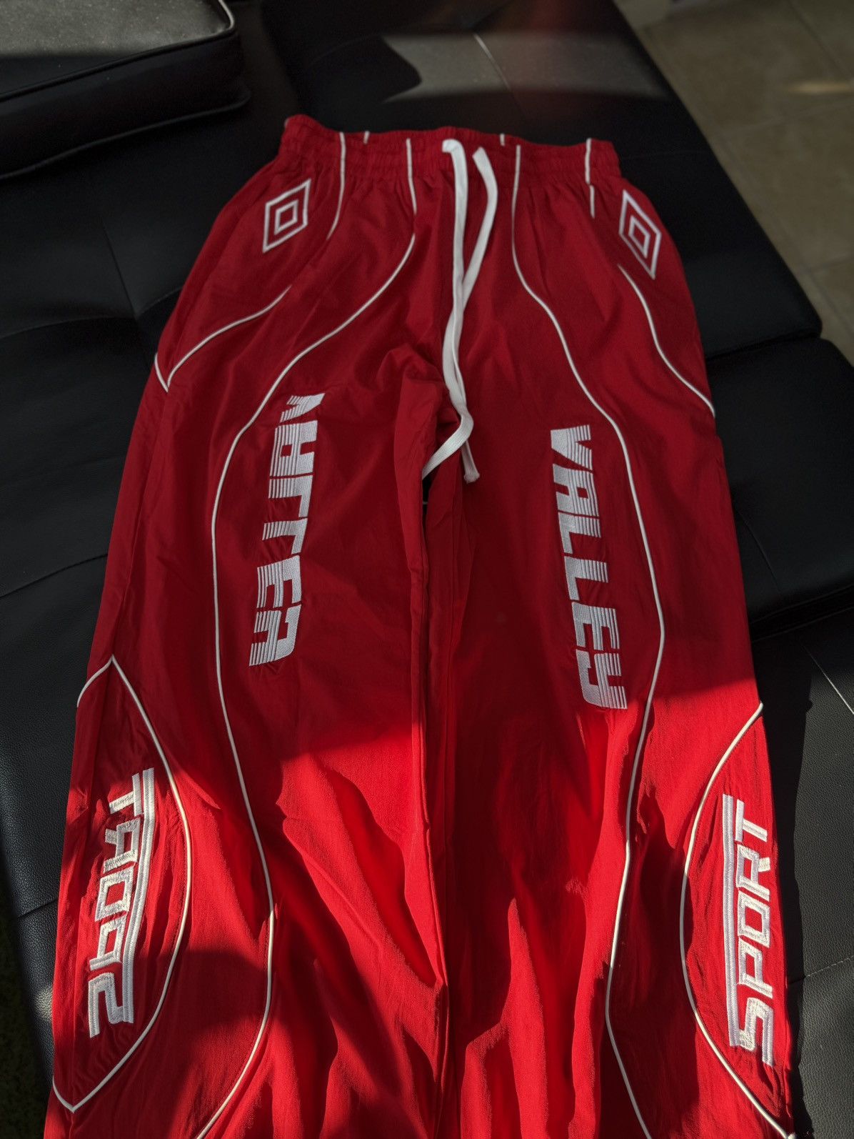 Vale Valley Red Baggy Shorts Brand New Size Small (NEW) Size US 30 / EU 46 - 4 Thumbnail
