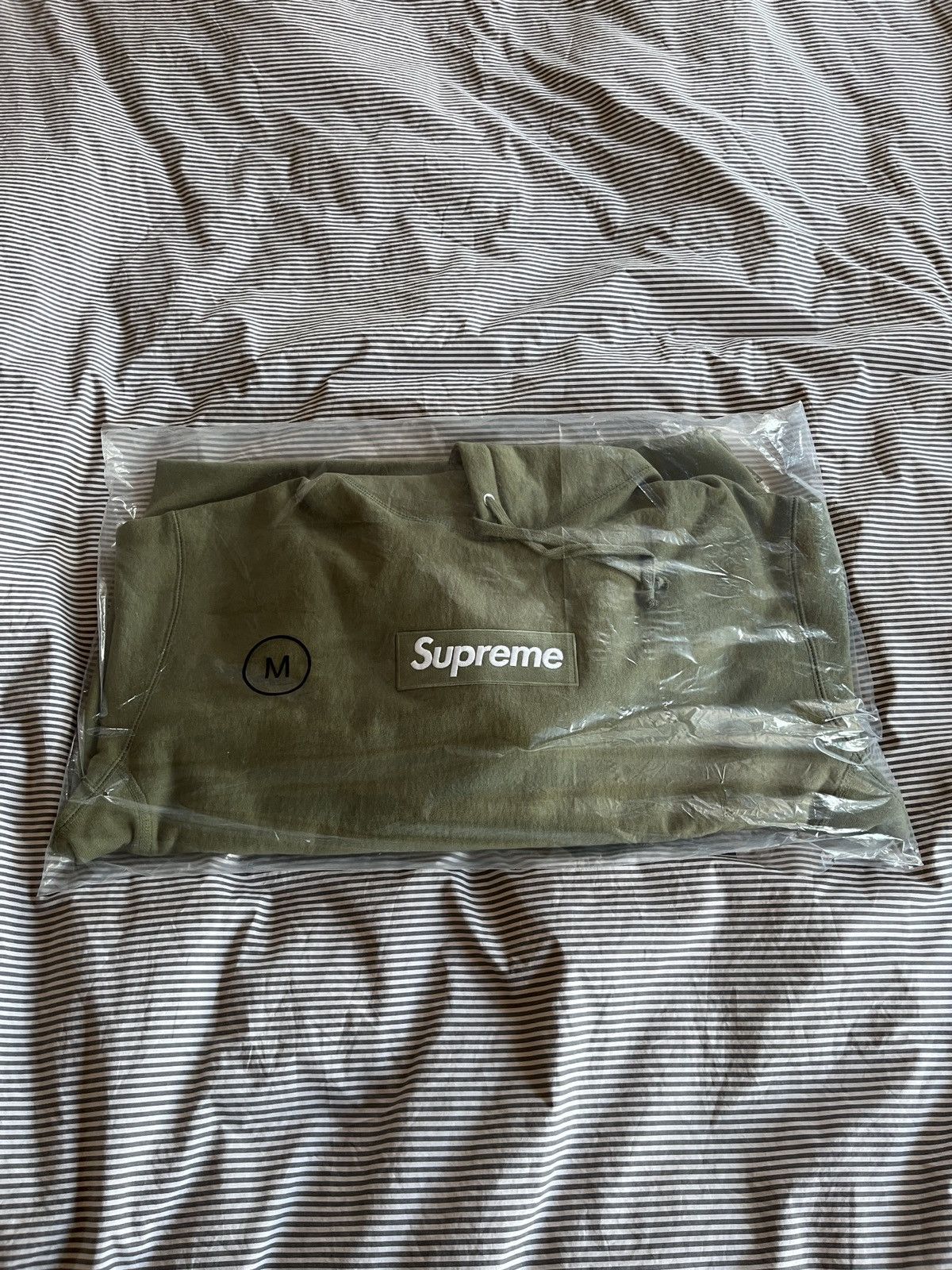 Supreme Supreme Box Logo Hooded Sweatshirt Size US M / EU 48-50 / 2 - 1 Thumbnail