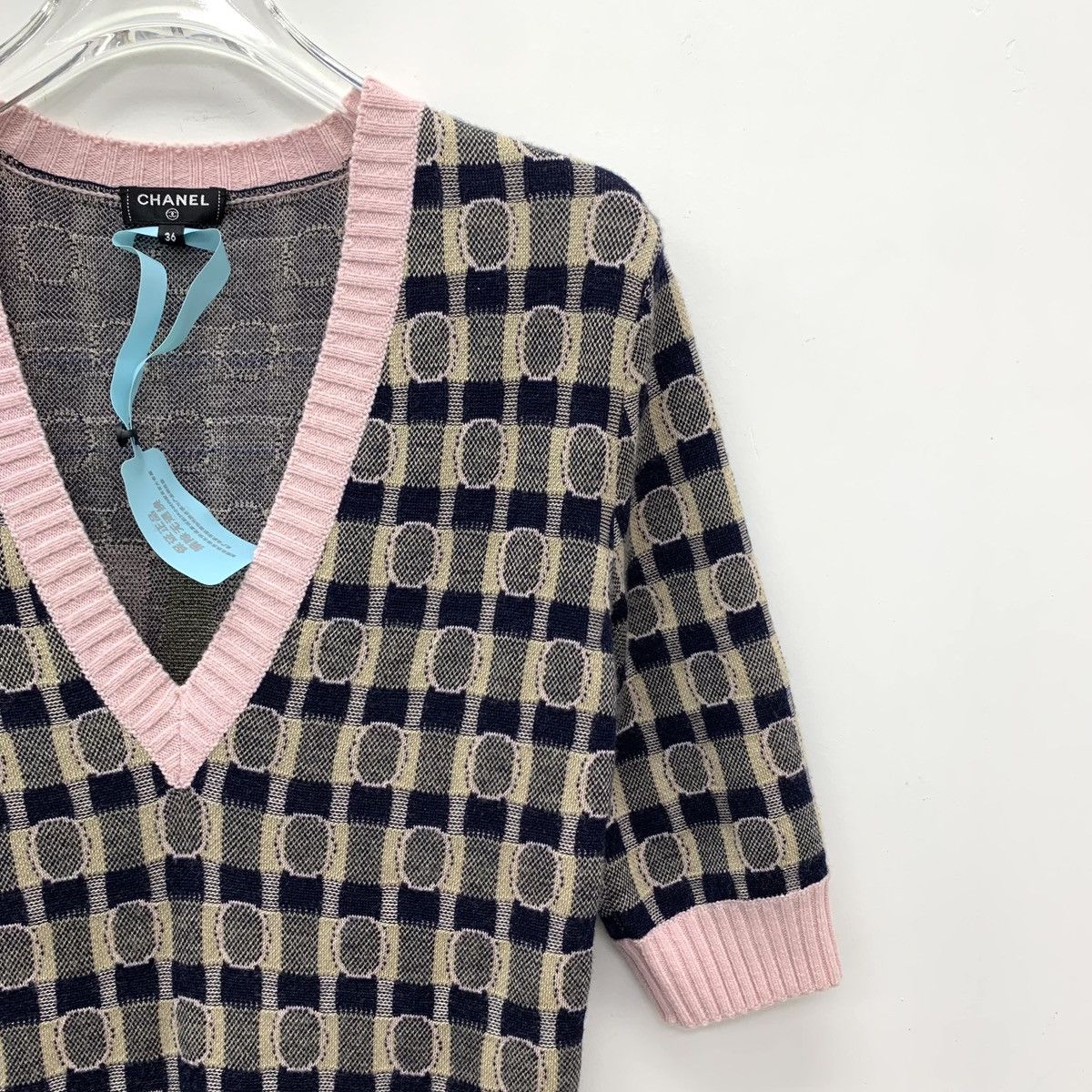 Chanel Chanel Cashmere V-neck Short Sleeve Knitted Dress K26WX Size XS / US 0-2 / IT 36-38 - 3 Thumbnail