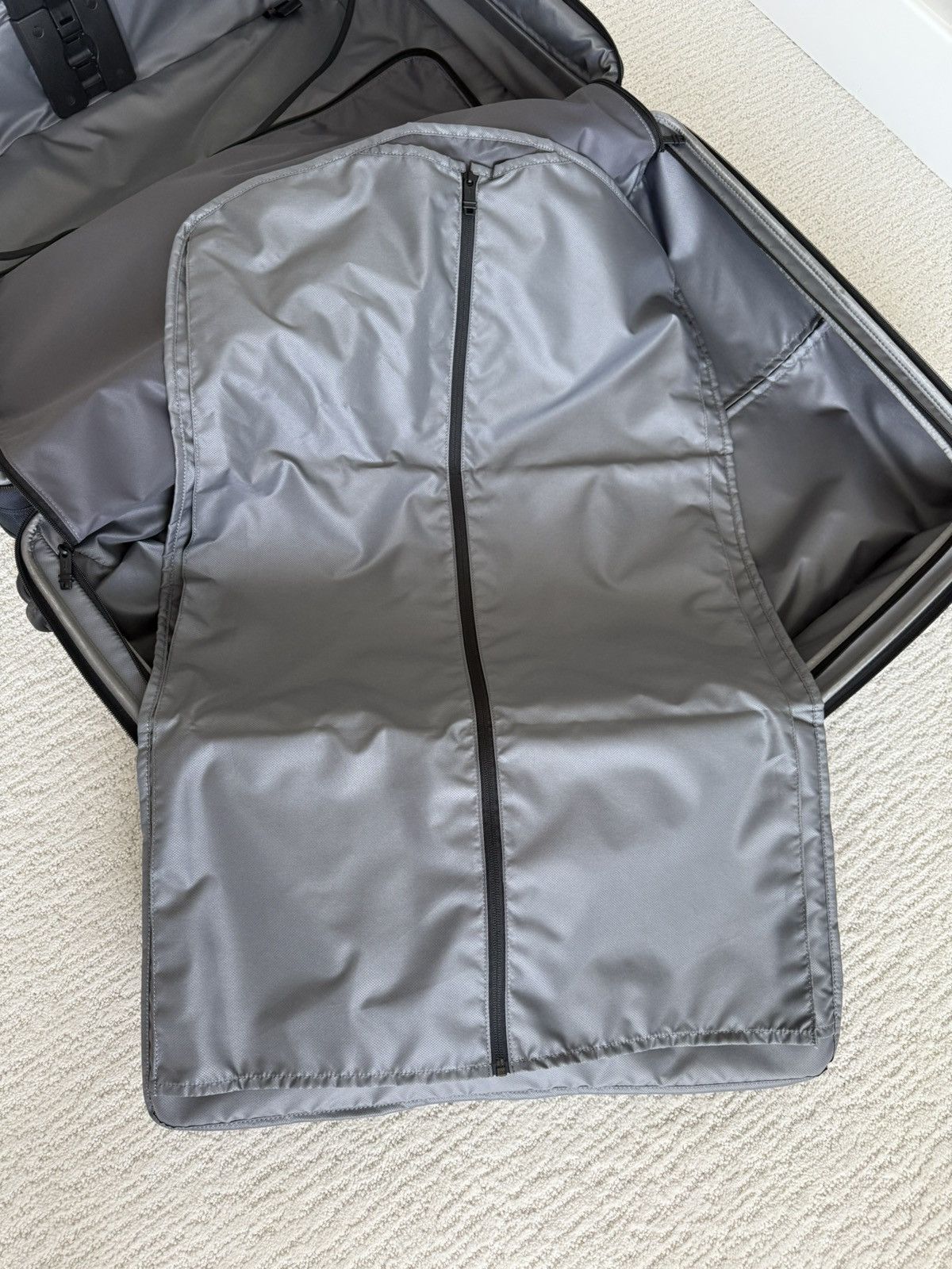 Tumi NWT Tumi Extended Trip Expandable 4 wheel suitcase $1350 Size 32 - 21 Thumbnail