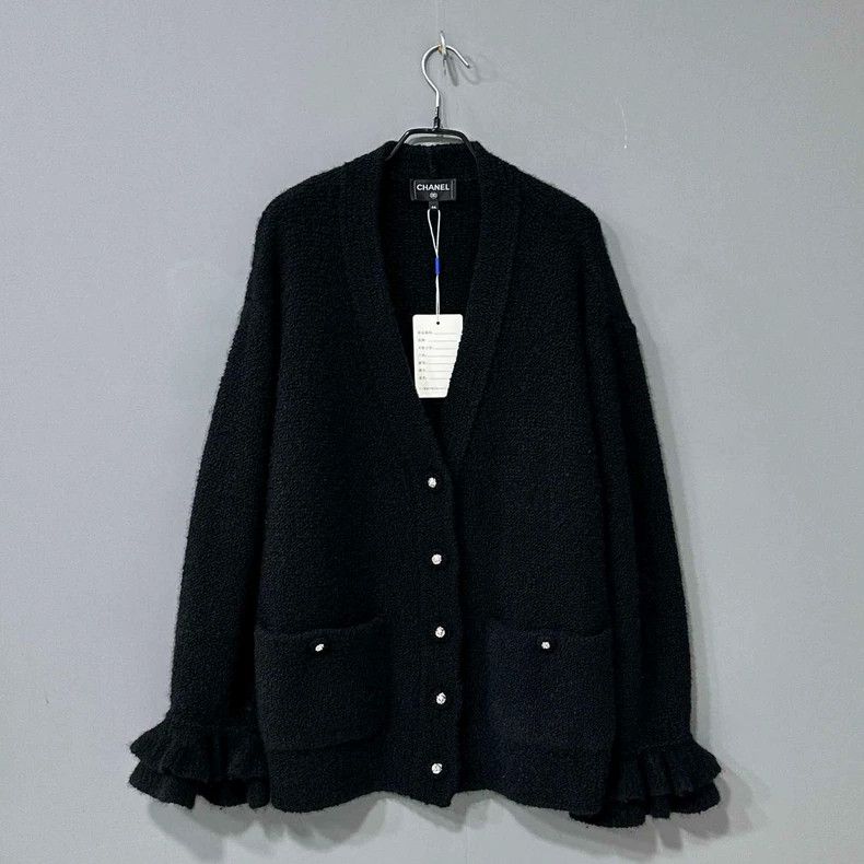 Chanel Chanel 24 new black lace sleeve cashmere cardigan jacket 25 Size M / US 6-8 / IT 42-44 - 1 Thumbnail
