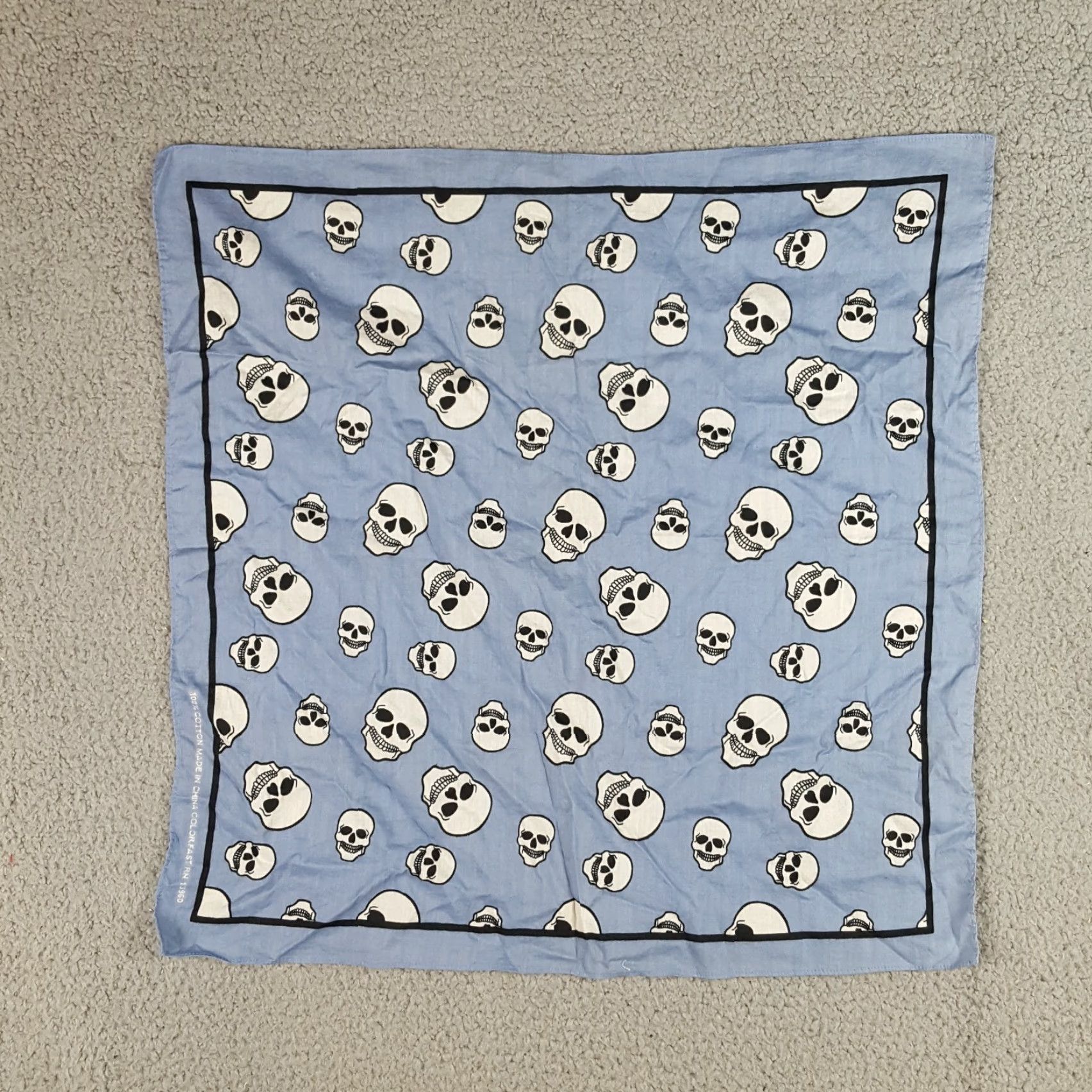Vintage VINTAGE Skull AOP Bandana Handkerchief Neck Wrap Square Scarf Unisex One Size Blue 90s Y2K Goth Halloween Size ONE SIZE - 2 Thumbnail