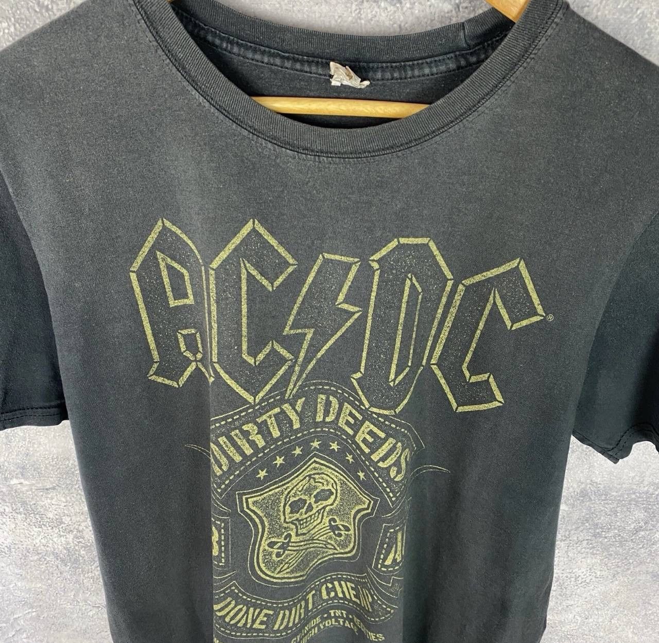 AC/DC Acdc Dirty Deeds Done Dirt Cheap Tee Men's Size L Black Size US L / EU 52-54 / 3 - 8 Thumbnail