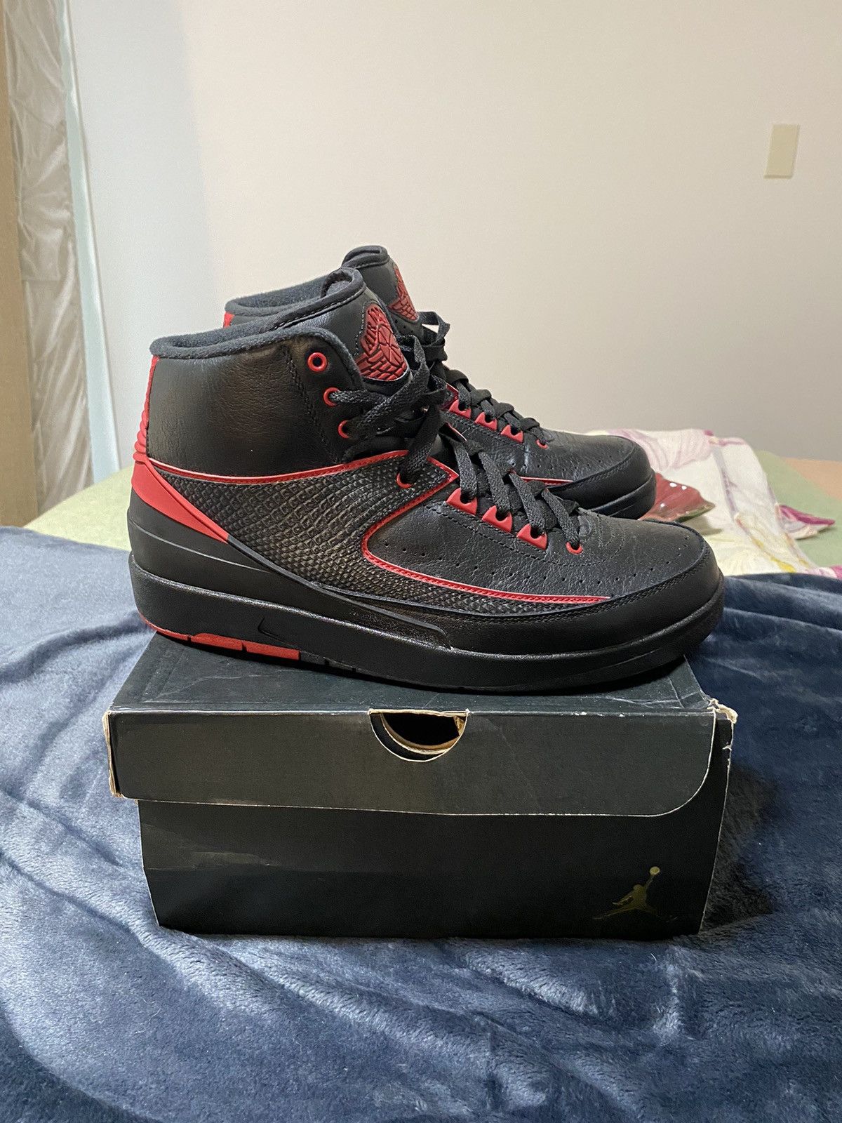 Jordan Brand Air Jordan 2 Alternate 87 2016 Men’s Shoe Size US 9.5 / EU 42-43 - 2 Thumbnail