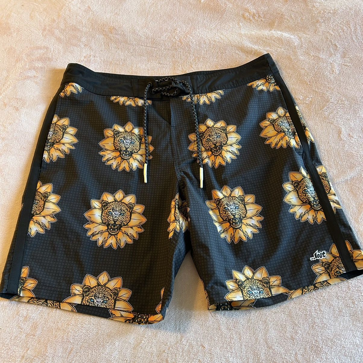 Other Lost black board surf shorts leopard flower print size 32 Size US 32 / EU 48 - 1 Thumbnail