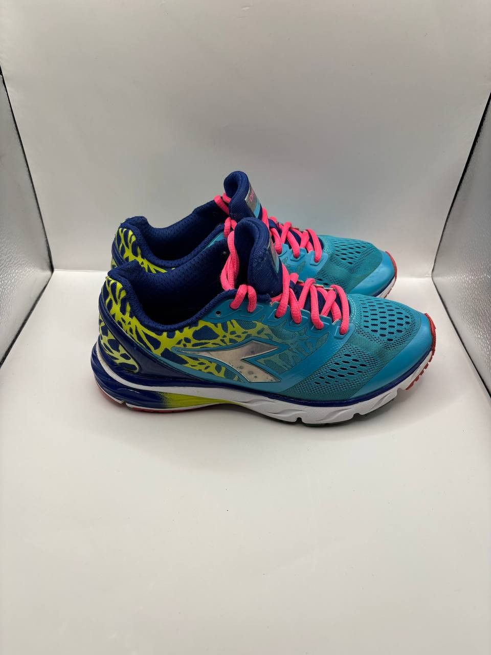 Diadora Diadora Mythos Blushield Running Sneakers - Neon Accents Size US 6 / IT 36 - 10 Thumbnail