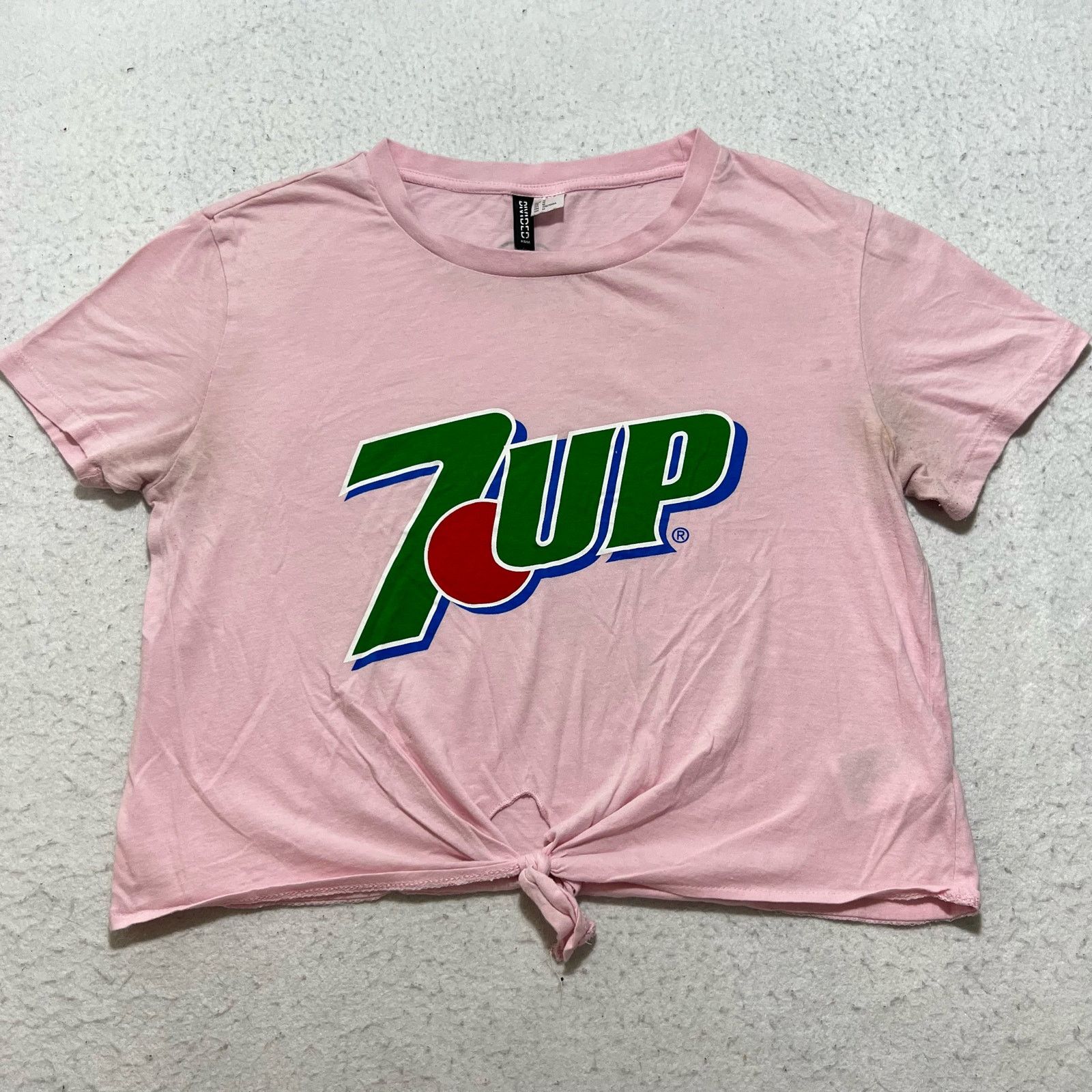 H&M H & M Divided 7 Up Crop Top Graphic T Shirt Soda Pop Pink Size M / US 6-8 / IT 42-44 - 1 Thumbnail