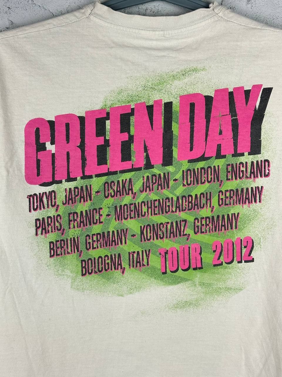 Band Tees × Vintage Green Day Tour 2012 Distressed vintage t shirt size XL Size US M / EU 48-50 / 2 - 7 Thumbnail
