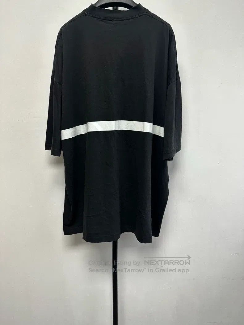 Balenciaga Balenciaga Number Printed Crew Neck Batwing Sleeve Size US S / EU 44-46 / 1 - 2 Thumbnail