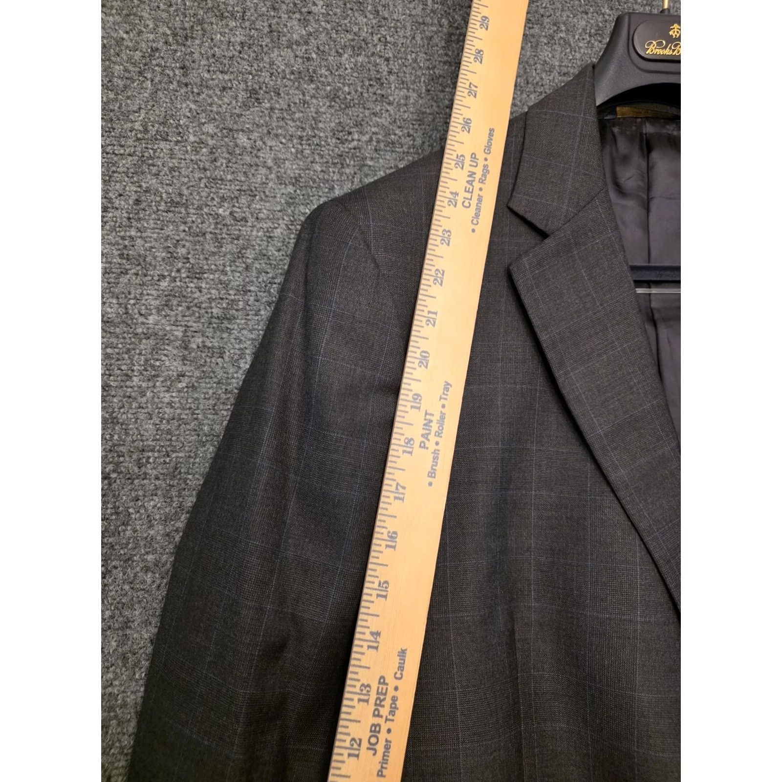 Brooks Brothers Brooks Brothers Madison Suit Mens 44 Gray Plaid 2 Piece Jacket Pants Italy Wool 39x29 Regular Notch Lapel Four-Button Cuffed Size 44R - 4 Thumbnail