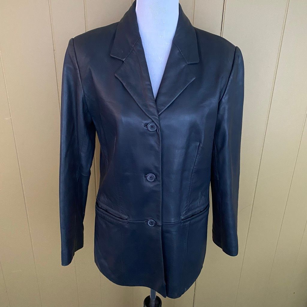 Preston & York Preston & York women M 3 button black leather jacket w/pink Size M / US 6-8 / IT 42-44 - 1 Thumbnail