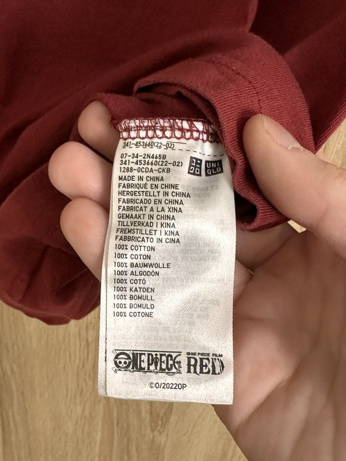 Japanese Brand 🔥 Red Haired Pirates Shanks One Piece Red Film Uniqlo Shirt Size US L / EU 52-54 / 3 - 6 Thumbnail