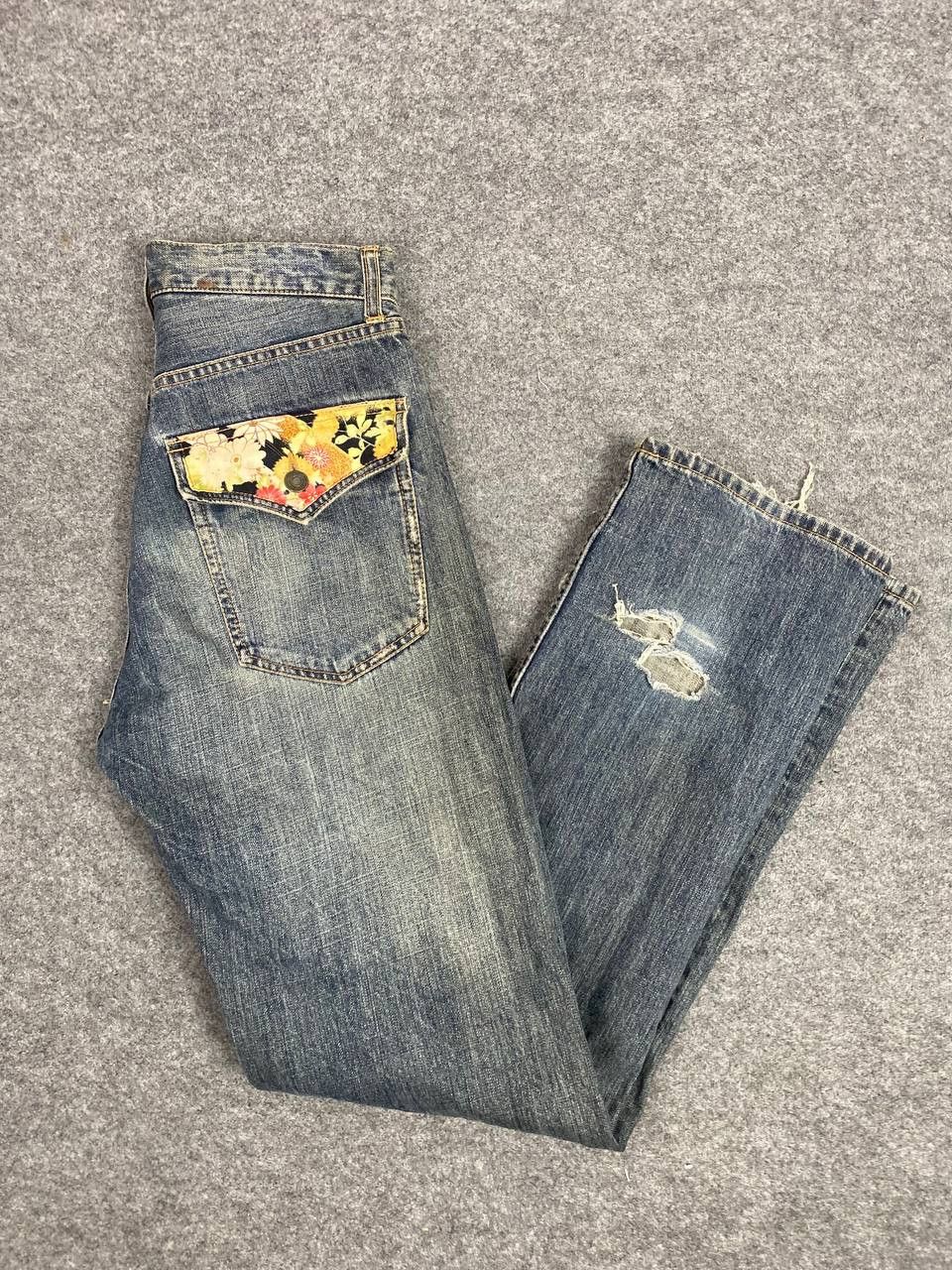 Japanese Brand japanese brand floral design trim distressed denim Size US 30 / EU 46 - 2 Thumbnail