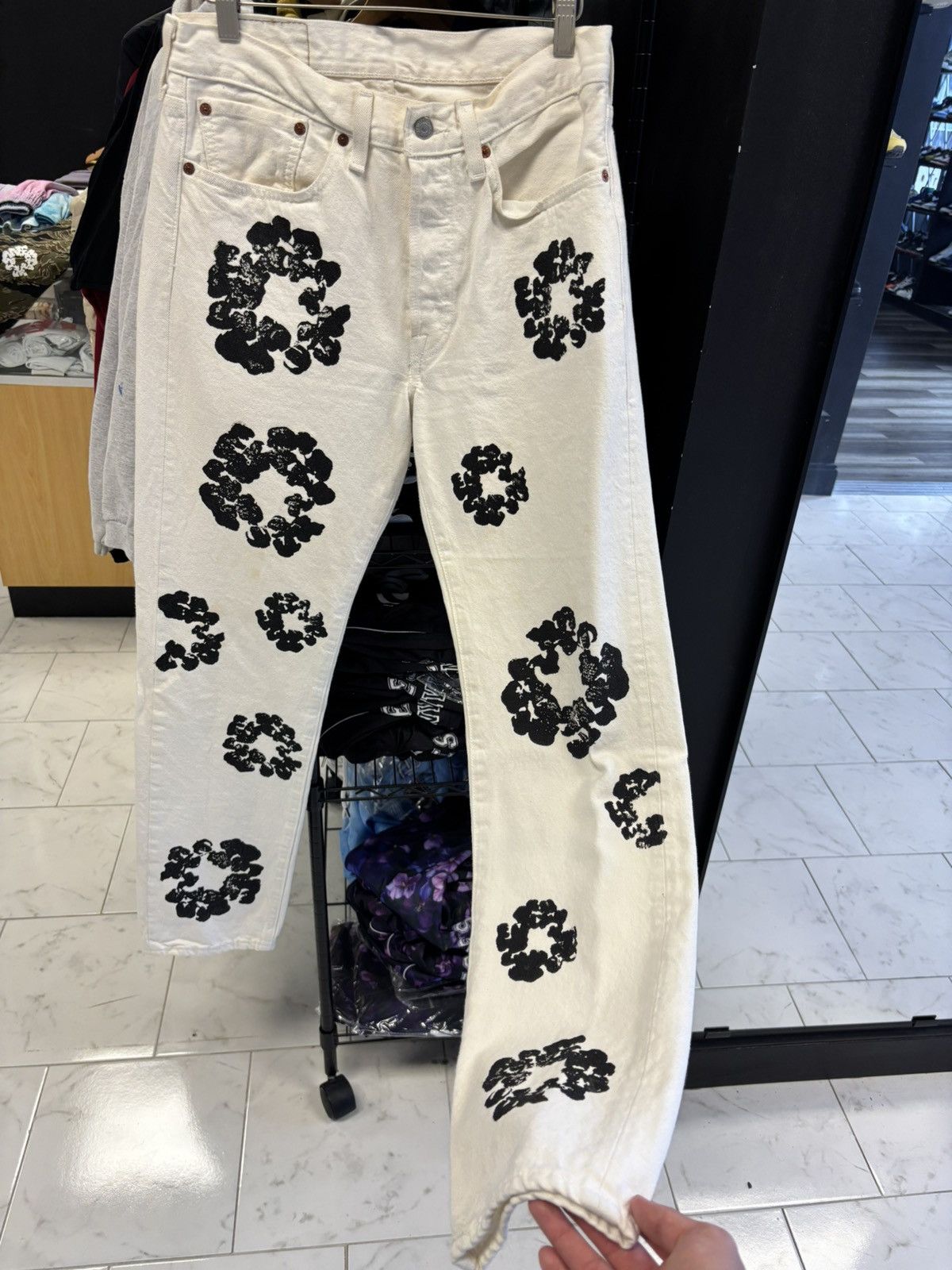 DENIM TEARS Denim tears cotton wreath white jeans Size US 31 - 2 Thumbnail