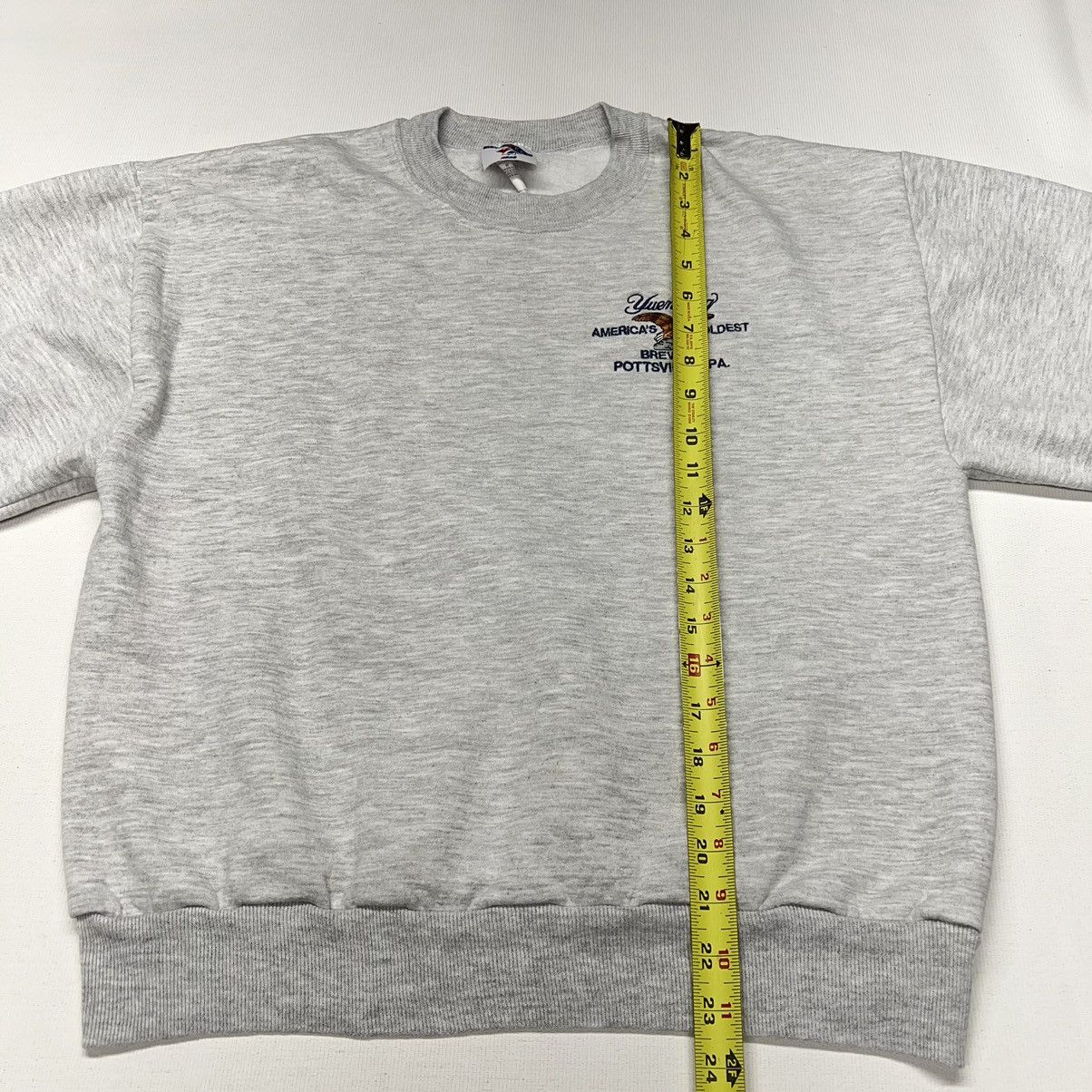 Vintage VTG Yuengling Crewneck Sweatshirt Grey Sweater Embroidered Size US M / EU 48-50 / 2 - 14 Thumbnail