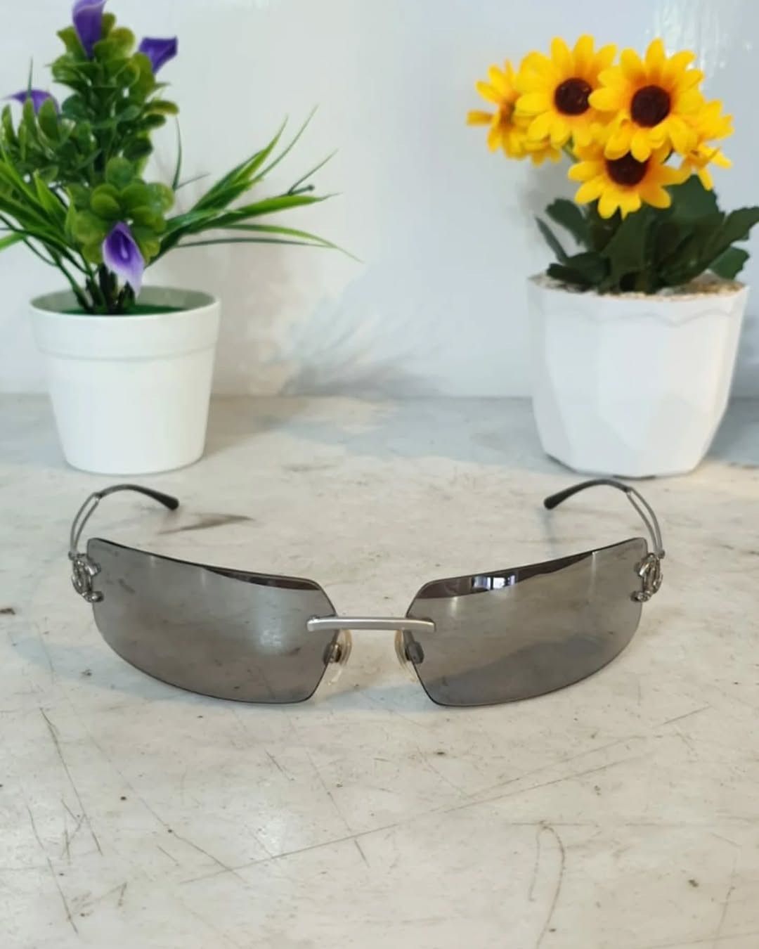 Chanel Vintage 90s CHANEL Rhinestone Sunglasses Size ONE SIZE - 2 Thumbnail
