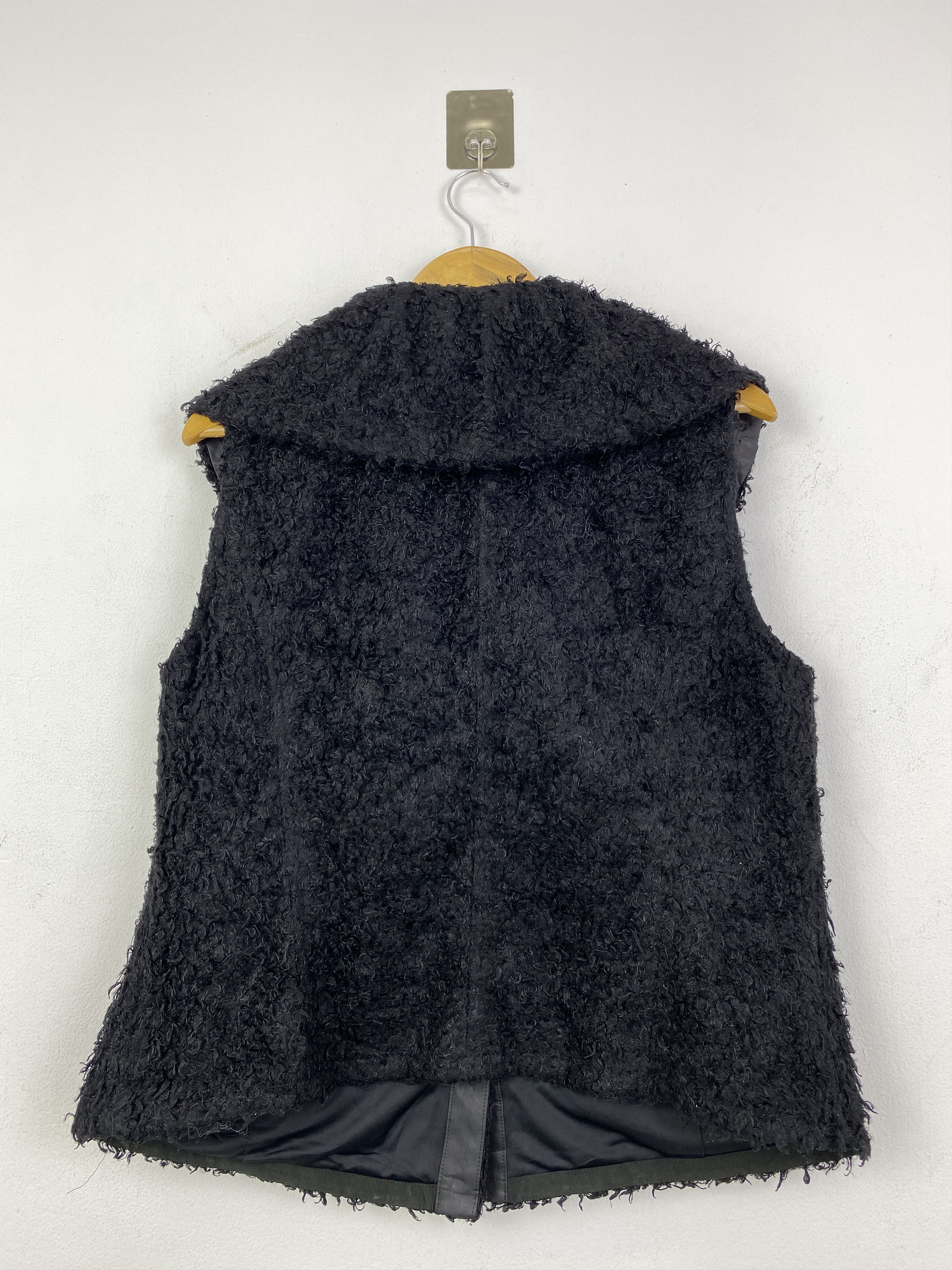 Hiroko Koshino Homme Vintage Hiroko Bis Curl Faux Fur Vest JA0244 Size US S / EU 44-46 / 1 - 2 Thumbnail
