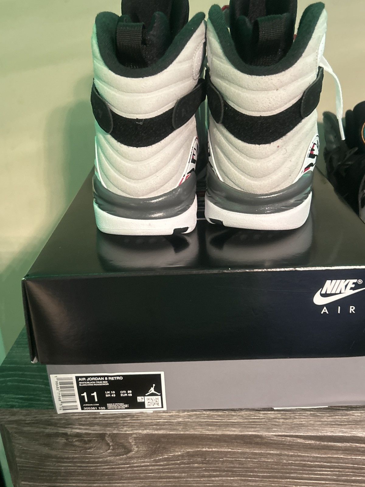 Jordan Brand bugs bunny Size US 11 / EU 44 - 5 Thumbnail
