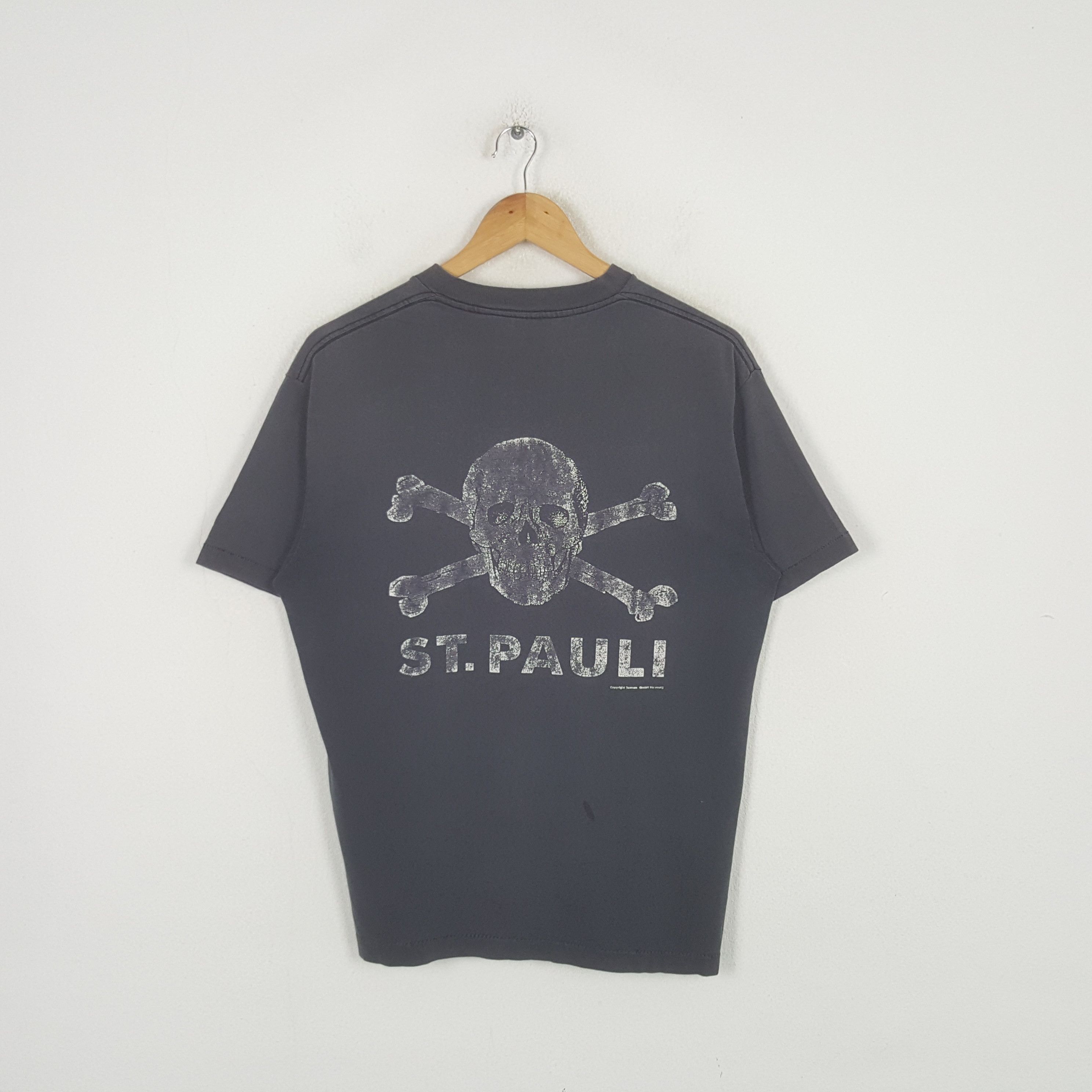 Vintage Vintage FC St. Pauli Germany Football Club Tshirt RR25 Size US M / EU 48-50 / 2 - 1 Thumbnail