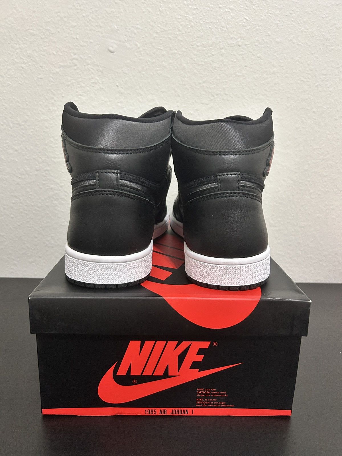 Jordan Brand Jordan 1 High Black Satin Gym Red Size US 8.5 / EU 41-42 - 2 Thumbnail