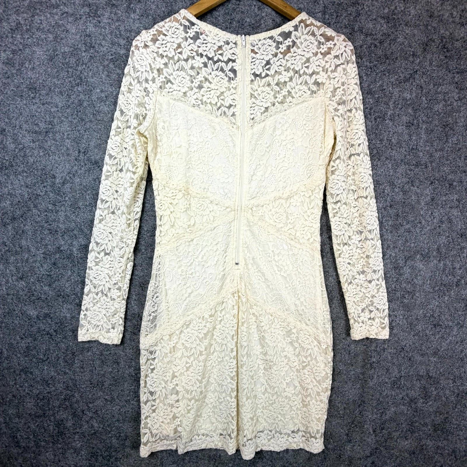 Guess Guess Bodycon Mini Dress Medium Lace Y2K Angelcore Feminine Size M / US 6-8 / IT 42-44 - 2 Thumbnail