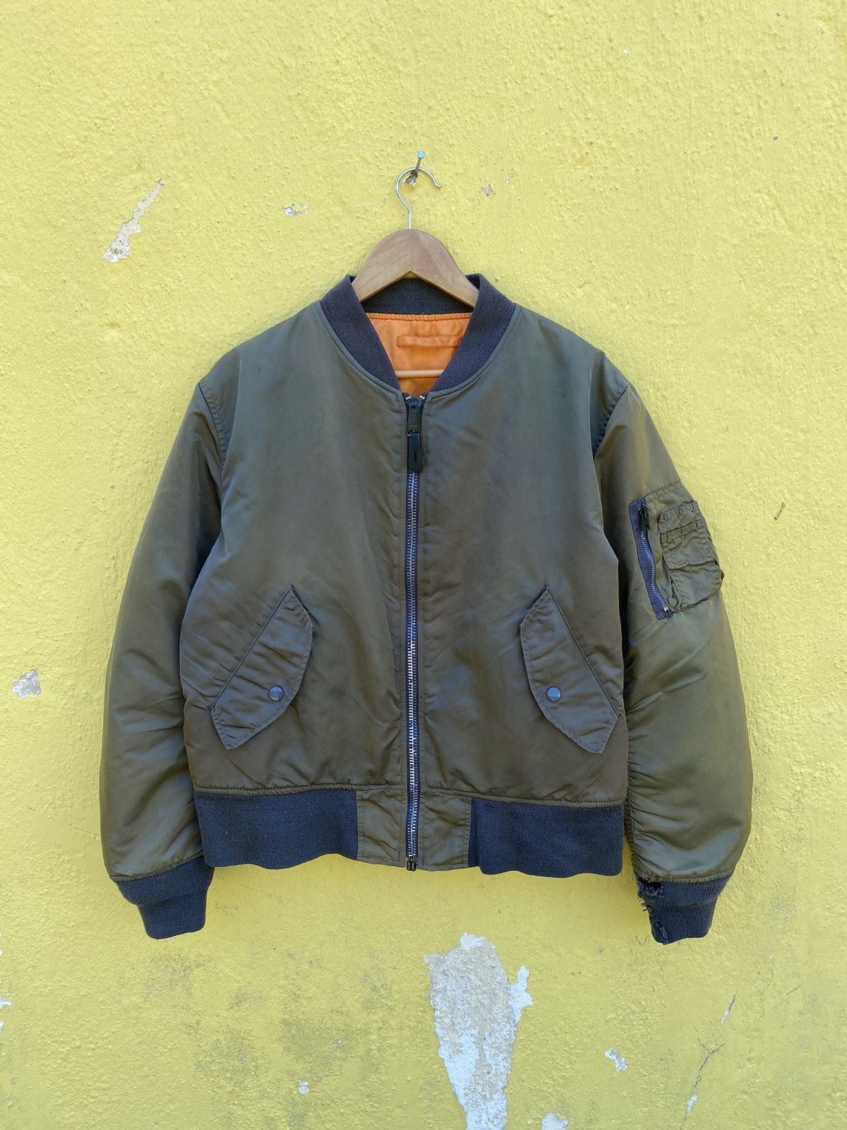 Alpha Industries Vintage Ma-1 Alpha industries sunfaded bomber jacket Size US M / EU 48-50 / 2 - 10 Thumbnail