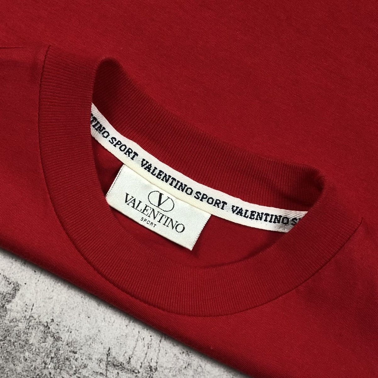 Valentino Vintage Valentino Sport Red Tee 90s Size US M / EU 48-50 / 2 - 10 Thumbnail