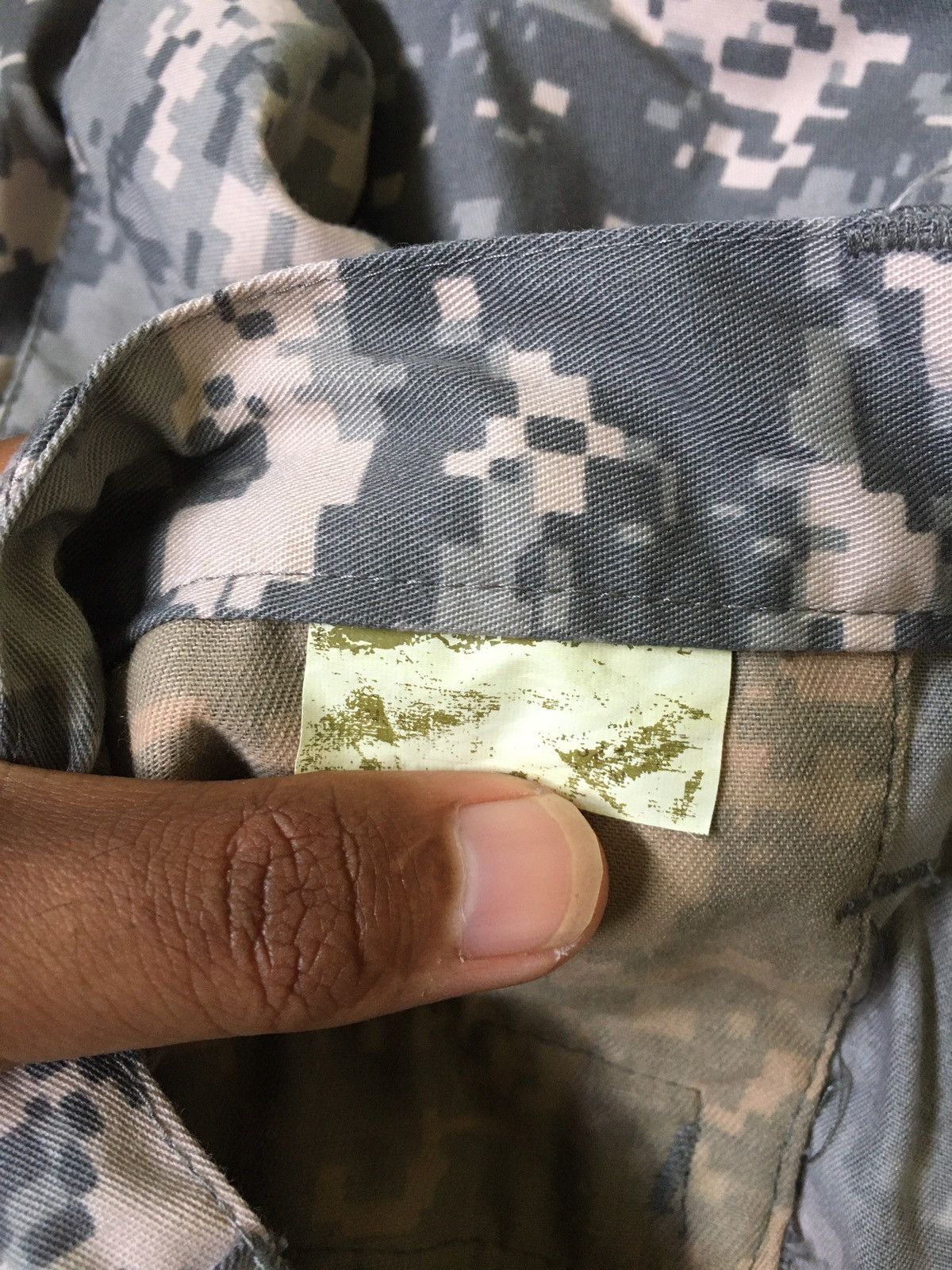 Japanese Brand 💥SOLD💥 Vintage Millitary Issue Digital Camo Cargo Pants Size US 30 / EU 46 - 9 Thumbnail