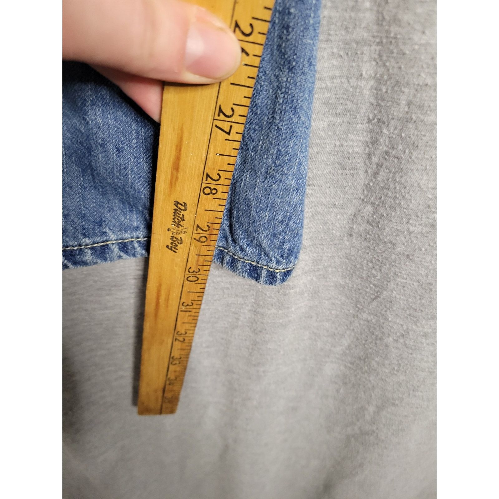Old Navy Old Navy Straight Leg "the DIVA" Ripped Denim Jeans 4 Size 28" / US 6 / IT 42 - 8 Thumbnail