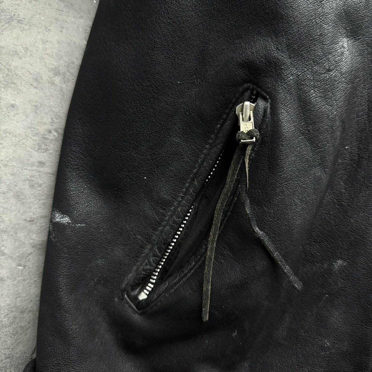 Vintage VINTAGE 80S BLACK LEATHER MOTORCYCLE JACKET MEDIUM CROPPED Size US M / EU 48-50 / 2 - 7 Thumbnail