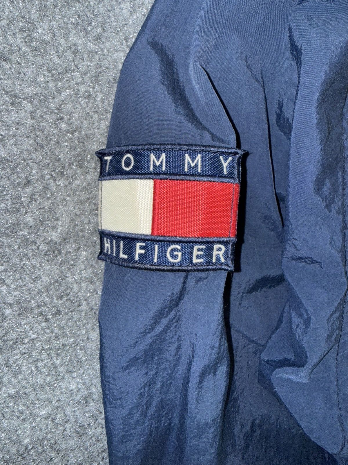 Tommy Hilfiger Vintage Tommy Hilfiger Windbreaker Jacket Spellout Sleeve Size US M / EU 48-50 / 2 - 3 Thumbnail