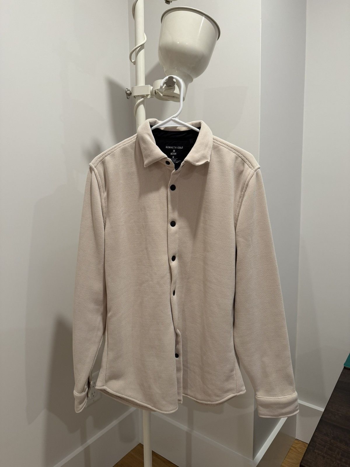 Kenneth Cole Creme Woven Active Button-Down Size US M / EU 48-50 / 2 - 1 Thumbnail